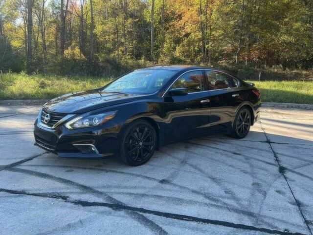 Черный Ниссан Альтима, объемом двигателя 2.5 л и пробегом 68 тыс. км за 9500 $, фото 1 на Automoto.ua