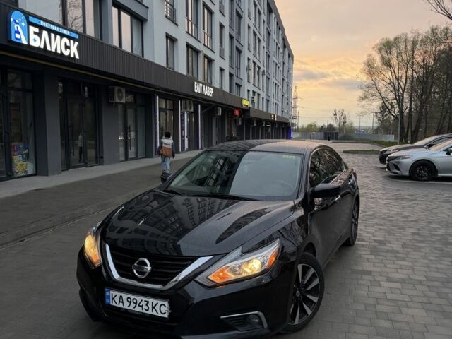Черный Ниссан Альтима, объемом двигателя 2.5 л и пробегом 140 тыс. км за 8300 $, фото 1 на Automoto.ua