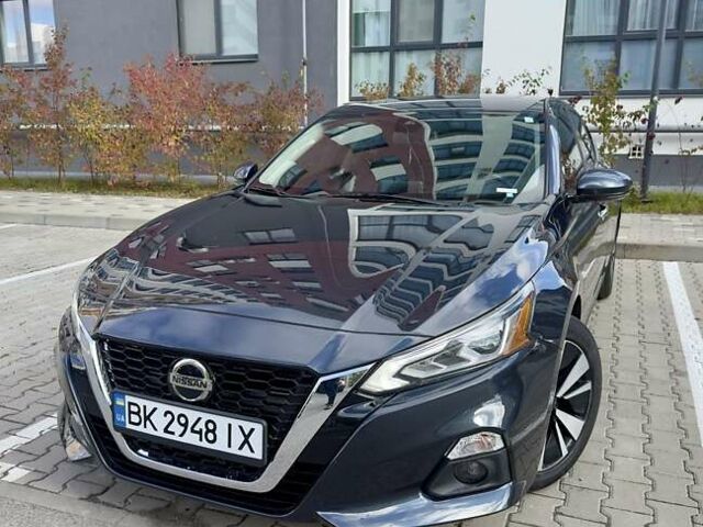 Черный Ниссан Альтима, объемом двигателя 2.49 л и пробегом 103 тыс. км за 17490 $, фото 1 на Automoto.ua