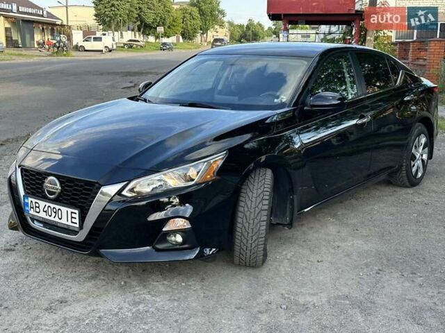 Черный Ниссан Альтима, объемом двигателя 2.49 л и пробегом 68 тыс. км за 15900 $, фото 1 на Automoto.ua