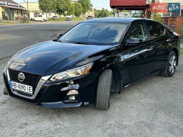 Черный Ниссан Альтима, объемом двигателя 2.49 л и пробегом 68 тыс. км за 14600 $, фото 1 на Automoto.ua