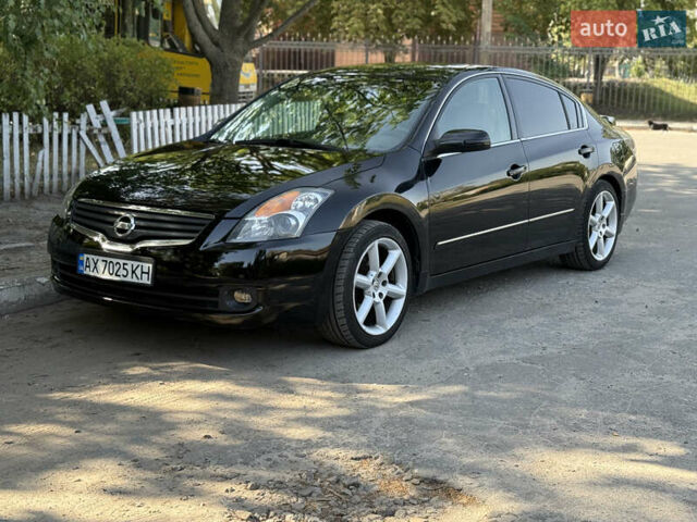 Ниссан Альтима, объемом двигателя 3.5 л и пробегом 280 тыс. км за 5300 $, фото 1 на Automoto.ua