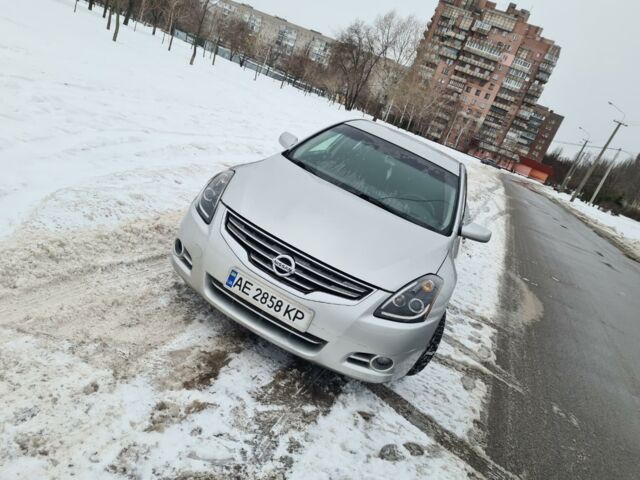 Серый Ниссан Альтима, объемом двигателя 2.5 л и пробегом 185 тыс. км за 8200 $, фото 1 на Automoto.ua