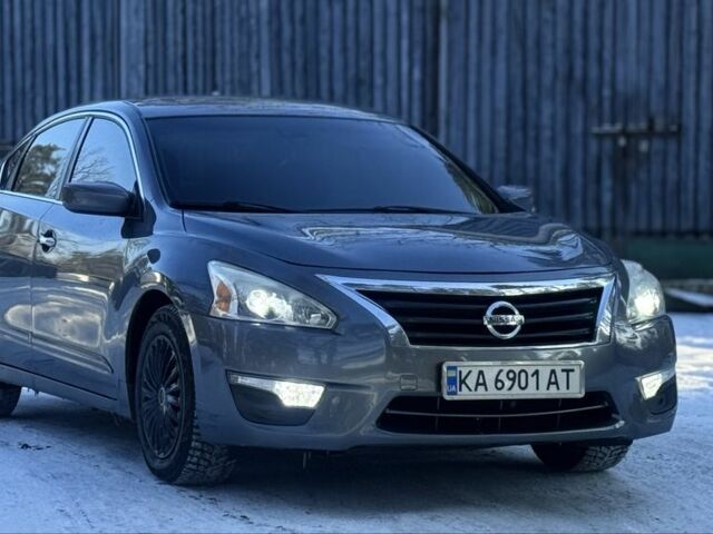 Сірий Ніссан Альтіма, об'ємом двигуна 2.5 л та пробігом 193 тис. км за 8700 $, фото 1 на Automoto.ua