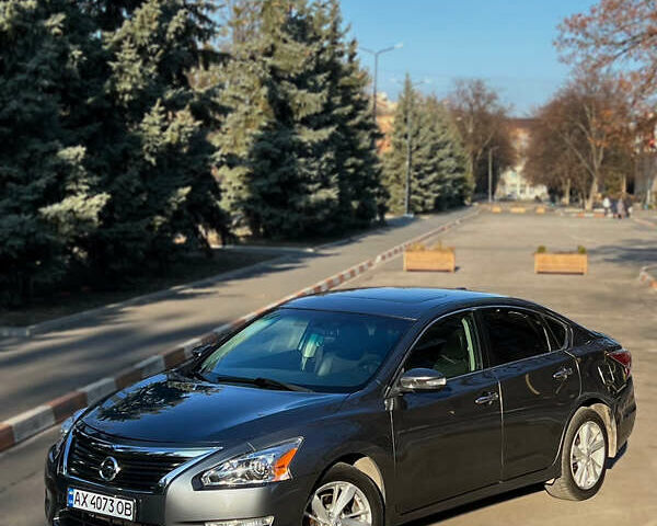 Серый Ниссан Альтима, объемом двигателя 2.5 л и пробегом 165 тыс. км за 9300 $, фото 1 на Automoto.ua