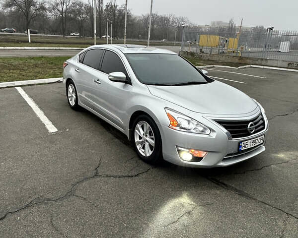 Сірий Ніссан Альтіма, об'ємом двигуна 2.49 л та пробігом 162 тис. км за 11000 $, фото 1 на Automoto.ua