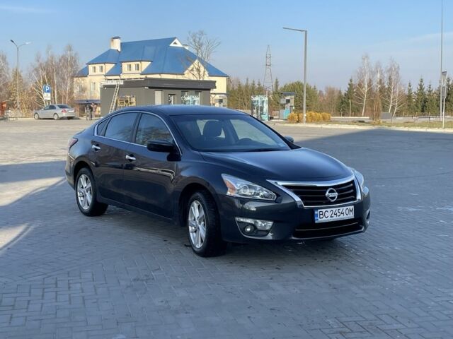 Серый Ниссан Альтима, объемом двигателя 2.5 л и пробегом 150 тыс. км за 9500 $, фото 1 на Automoto.ua