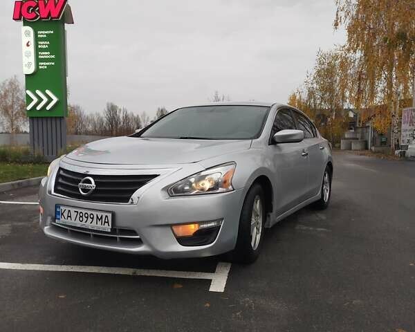 Серый Ниссан Альтима, объемом двигателя 2.49 л и пробегом 245 тыс. км за 8700 $, фото 1 на Automoto.ua