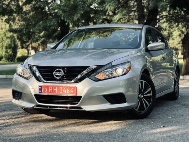 Серый Ниссан Альтима, объемом двигателя 2.5 л и пробегом 76 тыс. км за 10499 $, фото 1 на Automoto.ua