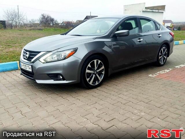 Сірий Ніссан Альтіма, об'ємом двигуна 2.5 л та пробігом 183 тис. км за 9300 $, фото 1 на Automoto.ua