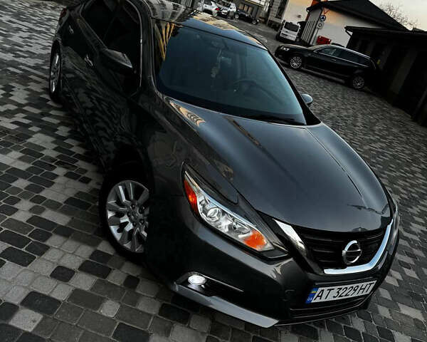 Серый Ниссан Альтима, объемом двигателя 2.49 л и пробегом 181 тыс. км за 10200 $, фото 1 на Automoto.ua