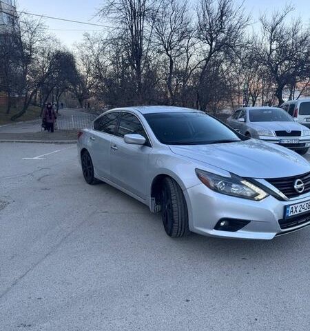 Сірий Ніссан Альтіма, об'ємом двигуна 2.49 л та пробігом 115 тис. км за 9000 $, фото 1 на Automoto.ua