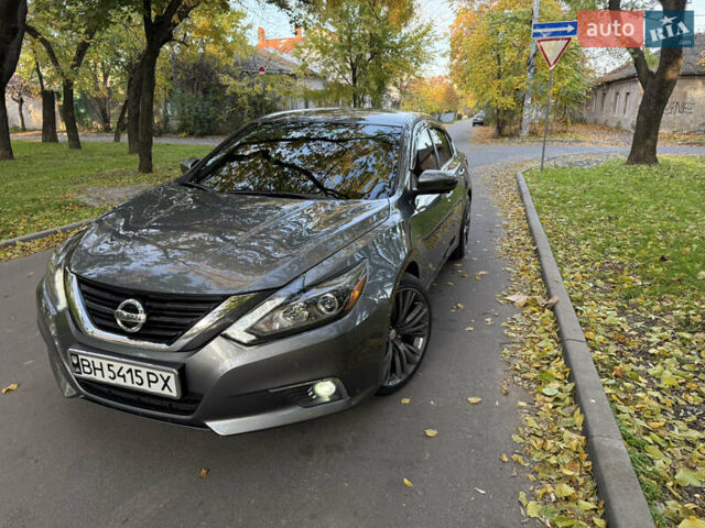 Серый Ниссан Альтима, объемом двигателя 2.49 л и пробегом 105 тыс. км за 12800 $, фото 1 на Automoto.ua