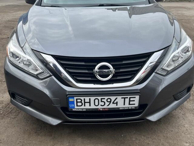 Сірий Ніссан Альтіма, об'ємом двигуна 2.5 л та пробігом 106 тис. км за 10500 $, фото 1 на Automoto.ua