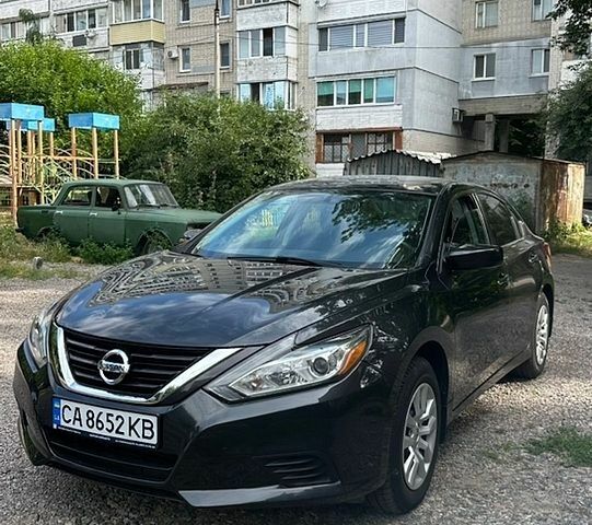 Серый Ниссан Альтима, объемом двигателя 2.49 л и пробегом 90 тыс. км за 11900 $, фото 1 на Automoto.ua