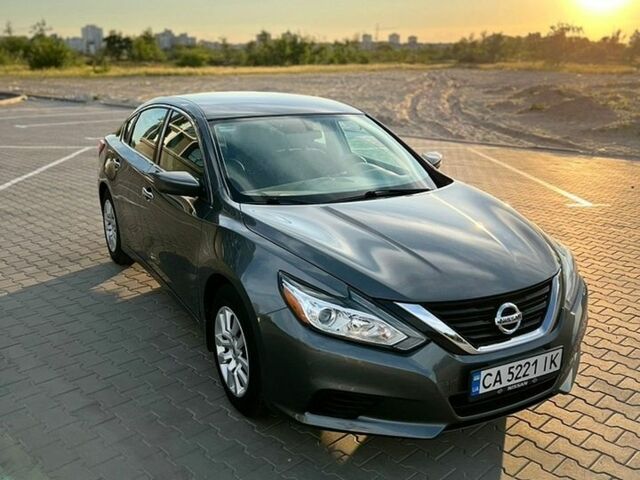 Серый Ниссан Альтима, объемом двигателя 2.49 л и пробегом 79 тыс. км за 10500 $, фото 1 на Automoto.ua