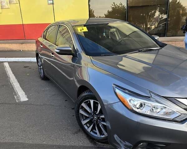 Серый Ниссан Альтима, объемом двигателя 2.49 л и пробегом 224 тыс. км за 10700 $, фото 1 на Automoto.ua