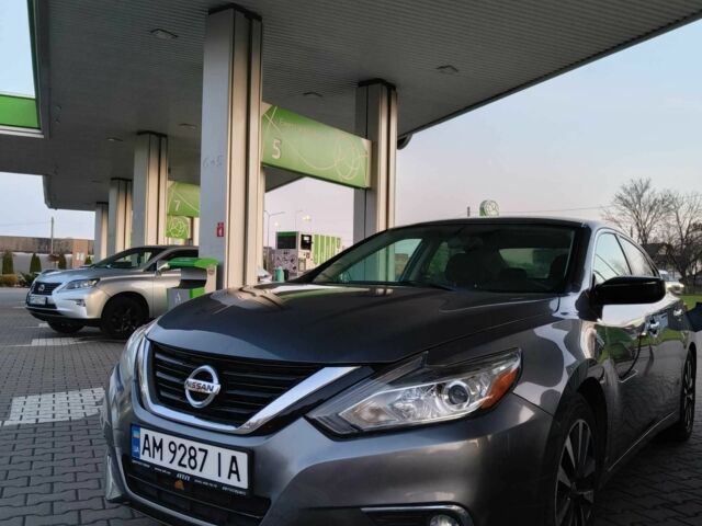 Серый Ниссан Альтима, объемом двигателя 2.5 л и пробегом 230 тыс. км за 9499 $, фото 1 на Automoto.ua