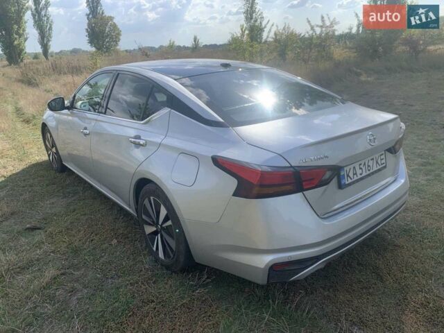 Сірий Ніссан Альтіма, об'ємом двигуна 2.49 л та пробігом 120 тис. км за 16500 $, фото 1 на Automoto.ua