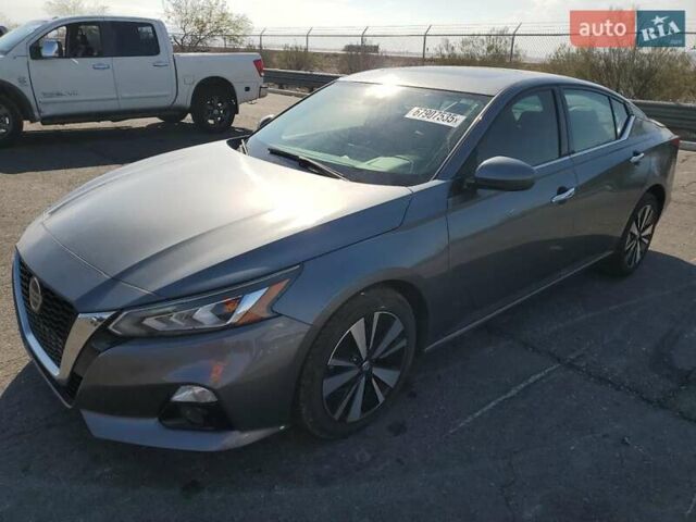 Серый Ниссан Альтима, объемом двигателя 2.49 л и пробегом 136 тыс. км за 2800 $, фото 1 на Automoto.ua
