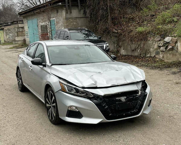 Сірий Ніссан Альтіма, об'ємом двигуна 2.49 л та пробігом 99 тис. км за 11500 $, фото 1 на Automoto.ua