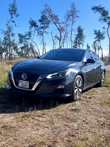 Серый Ниссан Альтима, объемом двигателя 2.49 л и пробегом 28 тыс. км за 20500 $, фото 1 на Automoto.ua