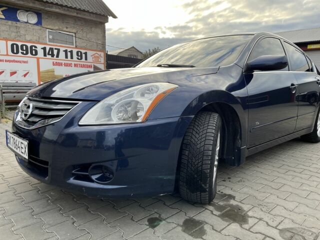 Синій Ніссан Альтіма, об'ємом двигуна 2.5 л та пробігом 258 тис. км за 5000 $, фото 1 на Automoto.ua