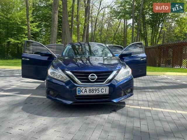 Синий Ниссан Альтима, объемом двигателя 2.49 л и пробегом 210 тыс. км за 10700 $, фото 1 на Automoto.ua