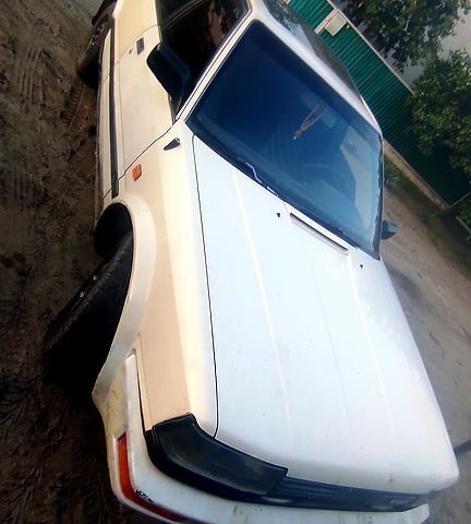 Білий Ніссан Блюберд, об'ємом двигуна 2 л та пробігом 200 тис. км за 1600 $, фото 1 на Automoto.ua