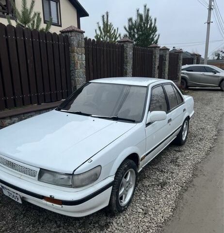 Белый Ниссан Блюберд, объемом двигателя 1.6 л и пробегом 400 тыс. км за 1000 $, фото 1 на Automoto.ua