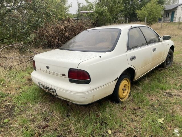 Белый Ниссан Блюберд, объемом двигателя 1.8 л и пробегом 2 тыс. км за 1000 $, фото 1 на Automoto.ua