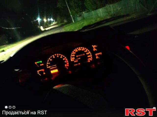 Серый Ниссан Блюберд, объемом двигателя 2 л и пробегом 250 тыс. км за 650 $, фото 1 на Automoto.ua