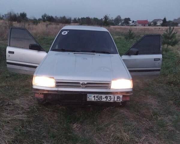 Сірий Ніссан Блюберд, об'ємом двигуна 2 л та пробігом 350 тис. км за 364 $, фото 1 на Automoto.ua