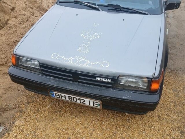 Серый Ниссан Куб, объемом двигателя 1.3 л и пробегом 400 тыс. км за 1700 $, фото 1 на Automoto.ua