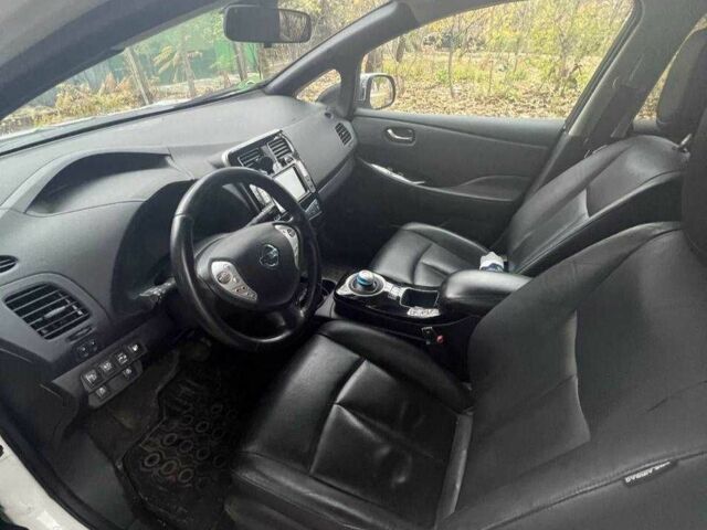 Білий Ніссан Інша, об'ємом двигуна 0 л та пробігом 155 тис. км за 10500 $, фото 1 на Automoto.ua