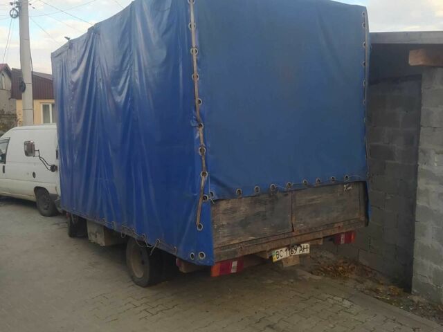 Білий Ніссан Інша, об'ємом двигуна 3 л та пробігом 200 тис. км за 2700 $, фото 1 на Automoto.ua