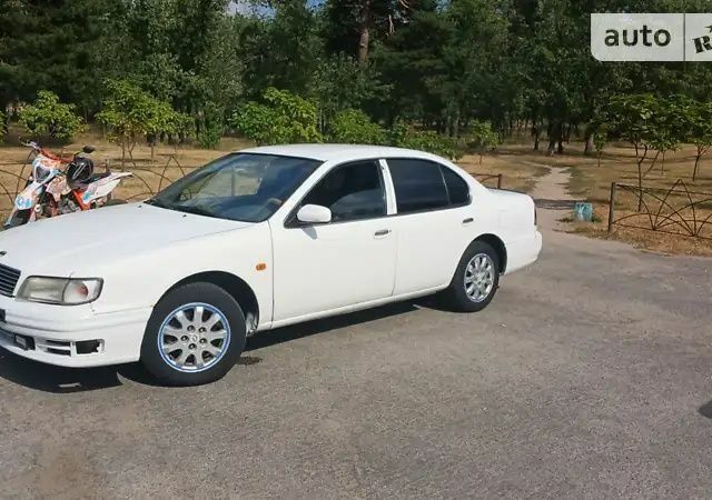 Білий Ніссан Інша, об'ємом двигуна 2 л та пробігом 20 тис. км за 1900 $, фото 1 на Automoto.ua