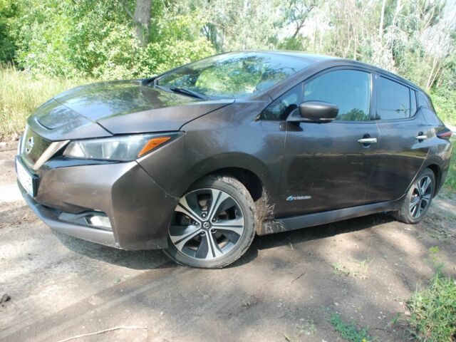 Коричневый Ниссан Другая, объемом двигателя 0 л и пробегом 395 тыс. км за 8000 $, фото 1 на Automoto.ua