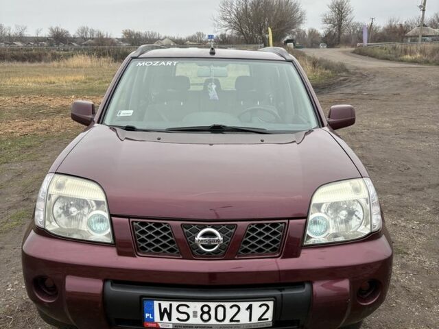 Червоний Ніссан Інша, об'ємом двигуна 2.2 л та пробігом 340 тис. км за 4164 $, фото 1 на Automoto.ua