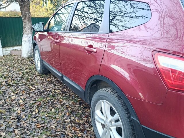 Красный Ниссан Другая, объемом двигателя 1.6 л и пробегом 244 тыс. км за 11250 $, фото 1 на Automoto.ua