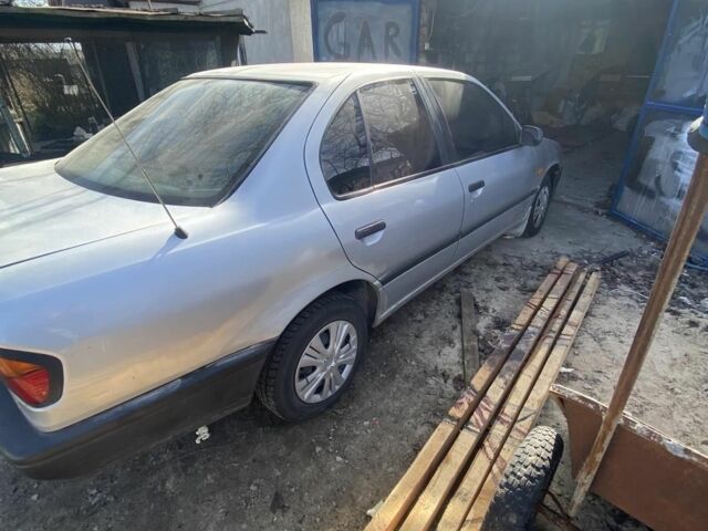 Серый Ниссан Другая, объемом двигателя 2 л и пробегом 390 тыс. км за 1300 $, фото 1 на Automoto.ua