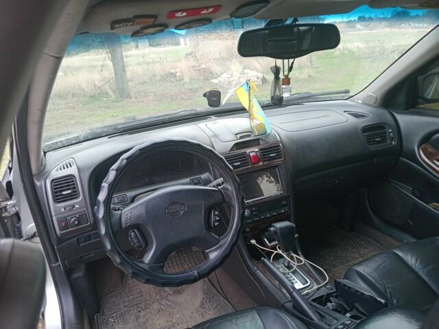 Серый Ниссан Другая, объемом двигателя 3 л и пробегом 390 тыс. км за 1700 $, фото 1 на Automoto.ua