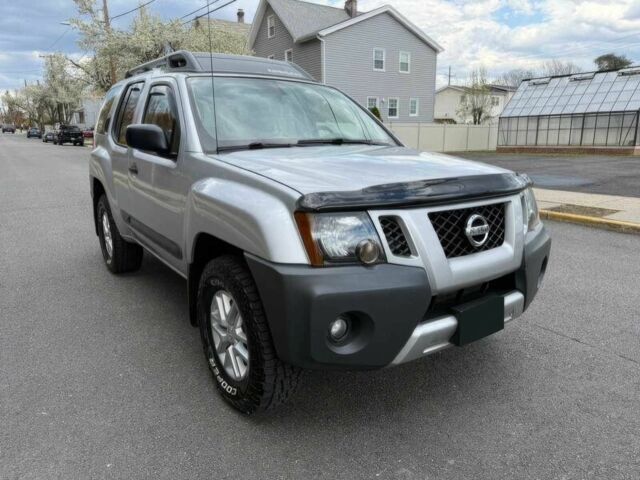 Серый Ниссан Другая, объемом двигателя 4 л и пробегом 77 тыс. км за 12000 $, фото 1 на Automoto.ua