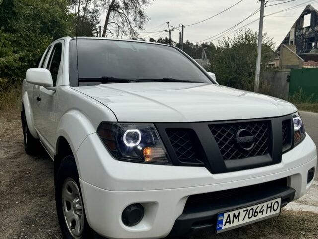 Белый Ниссан Фронтиер, объемом двигателя 2.5 л и пробегом 100 тыс. км за 12750 $, фото 1 на Automoto.ua