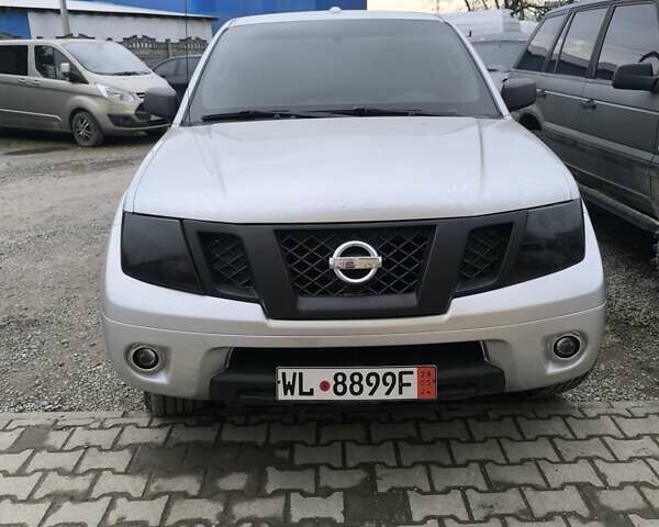 Серый Ниссан Фронтиер, объемом двигателя 4 л и пробегом 74 тыс. км за 12000 $, фото 1 на Automoto.ua