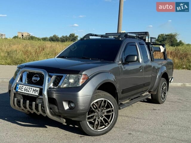 Сірий Ніссан Фронтіер, об'ємом двигуна 3.95 л та пробігом 125 тис. км за 17500 $, фото 1 на Automoto.ua