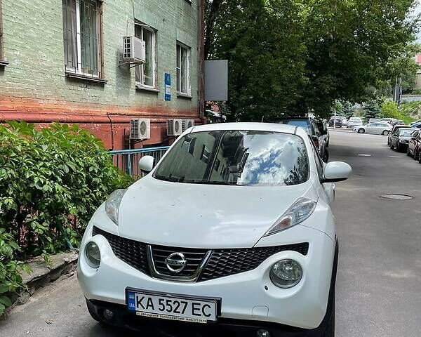 Белый Ниссан Жук, объемом двигателя 1.6 л и пробегом 102 тыс. км за 9500 $, фото 1 на Automoto.ua