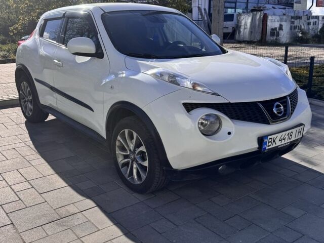 Белый Ниссан Жук, объемом двигателя 1.6 л и пробегом 157 тыс. км за 10800 $, фото 1 на Automoto.ua