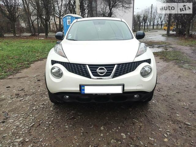 Белый Ниссан Жук, объемом двигателя 1.5 л и пробегом 260 тыс. км за 8500 $, фото 1 на Automoto.ua