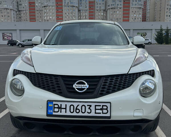 Белый Ниссан Жук, объемом двигателя 1.62 л и пробегом 173 тыс. км за 9000 $, фото 1 на Automoto.ua